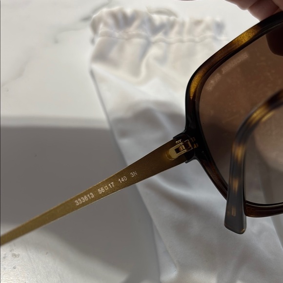 Brown Oversized Sunglasses - Picture 5 of 5